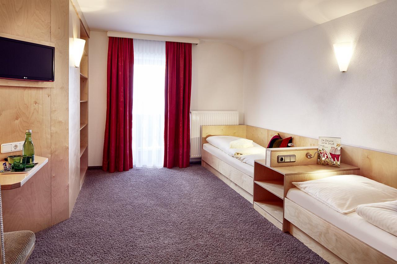 Unser Loisach Hotel แลร์มอส ภายนอก รูปภาพ